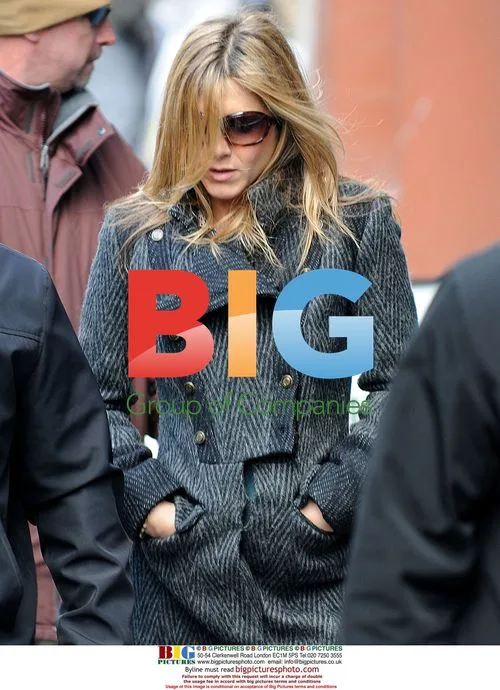 Jennifer Aniston on 'The Baster' set
