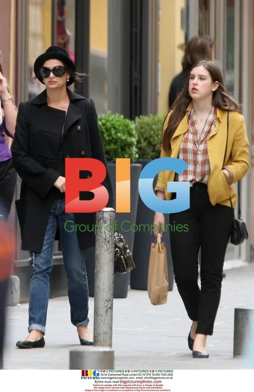 Demi Moore and Scout LaRue Willis in Nice