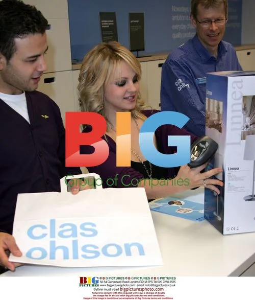 Tina O'Brien and Ryan Thomas at Clas Ohlson opening