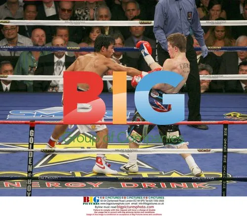 Ricky Hatton knocked out by Manny Pacquiao