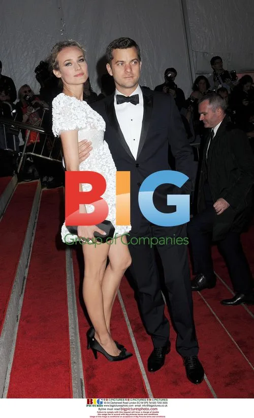 Diane Kruger and Joshua Jackson at 2009 Met Gala