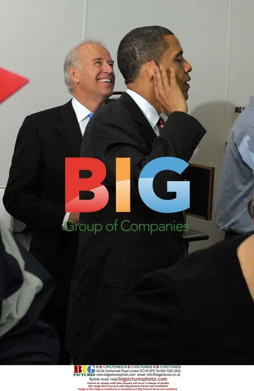 Obama and Biden Order Lunch at Ray's Hell Burger