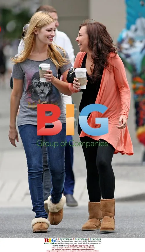 Louisa Lytton with American Pie co-stars