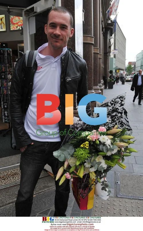 Hollyoaks actor Barry Sloane buys flowers