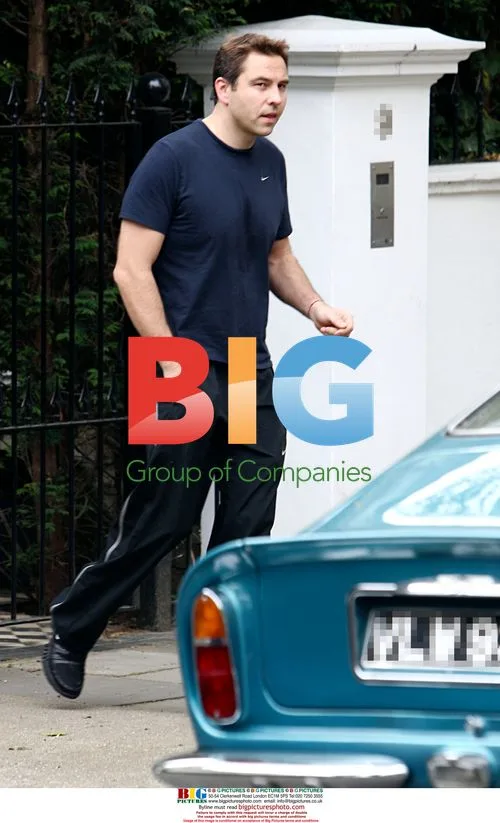 David Walliams' broken down Astin-Martin towed