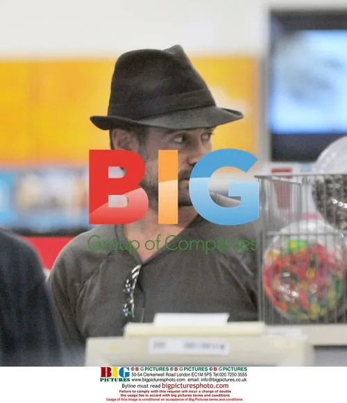 Colin Farrell Grabs Movies from Blockbuster