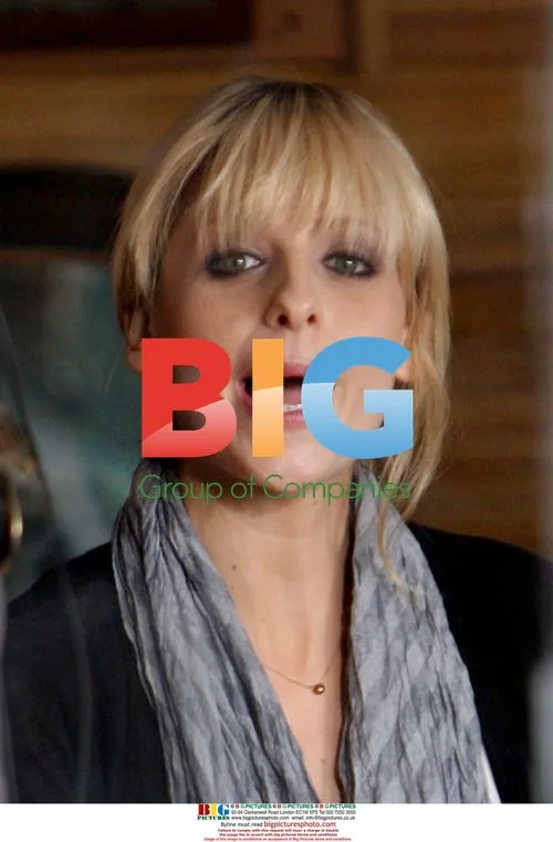 Sarah Michelle Gellar Filming "The Wonderful Maladys"