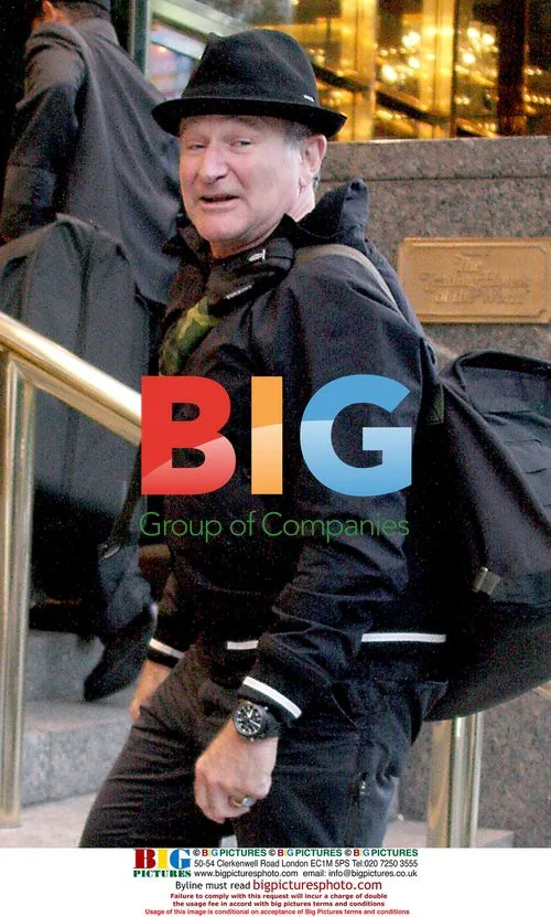 Robin Williams arriving at NYC hotel