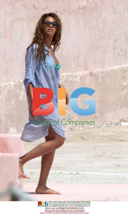 Beyonce Catches Sun in Monaco