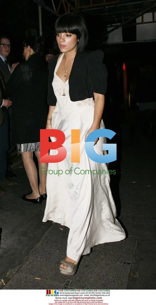 Lily Allen and Jaime Winston have cigarette break