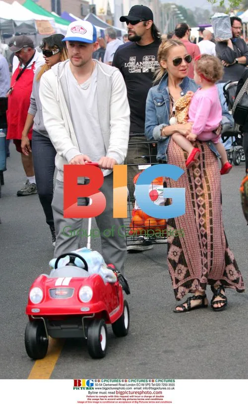 Nicole Richie & Joel Madden at Farmers Market