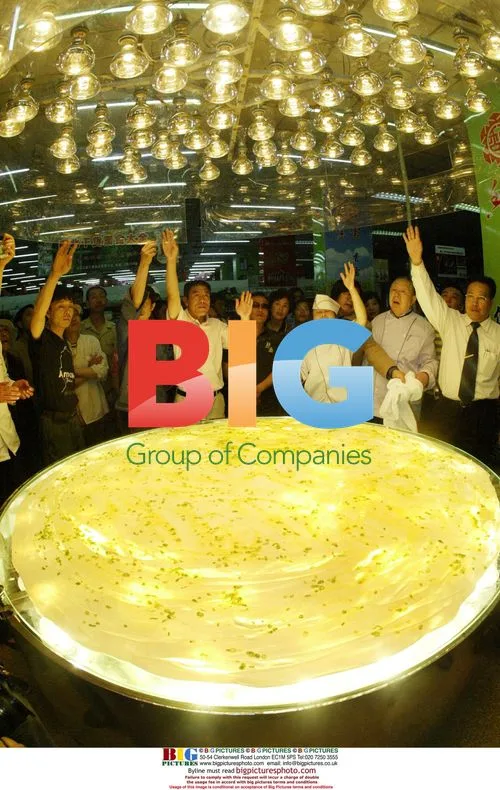 2 Metre Chinese Pie in Shenyang Market