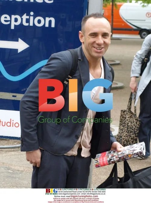 Fashion presenter Mark Heyes leaves GMTV studios