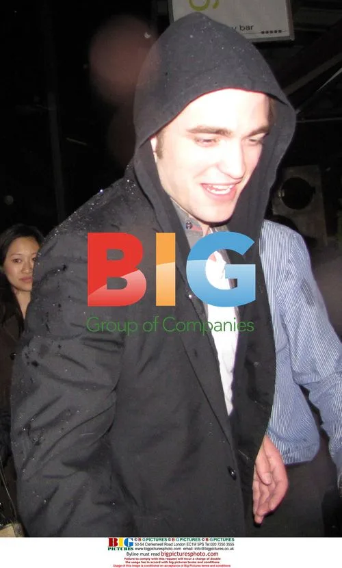 Robert Pattinson celebrates 23rd birthday with Twilight cast