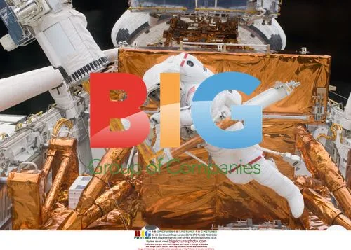 Astronaut Mike Massimino works on Hubble Space Telescope