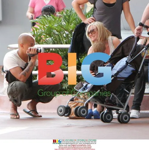 Emma Bunton and friends vacation in Orlando, Florida
