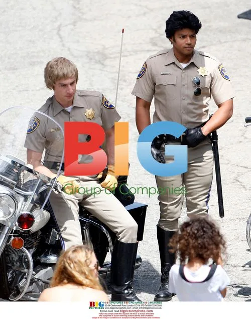 Zach Braff and Donald Faison Parody 'CHiPs'