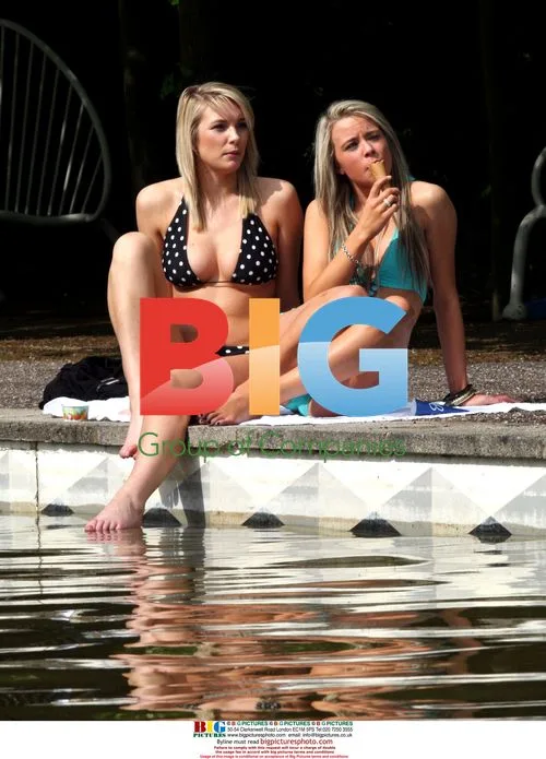 Londoners Enjoy Bank Holiday Sun
