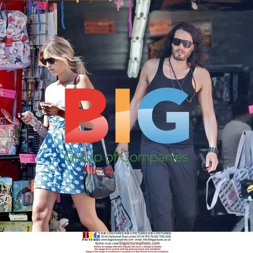 Russell Brand goes shopping with friend