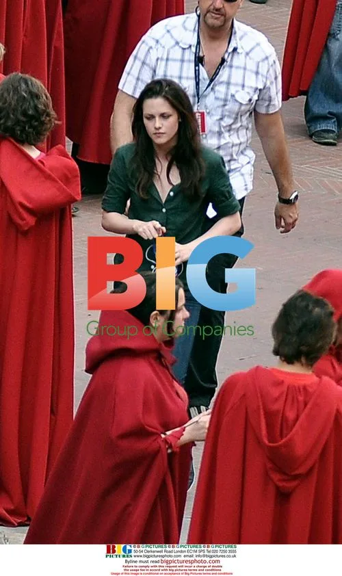 Kristen Stewart on Twilight 'New Moon' set