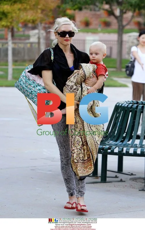 Gwen Stefani with sons at park