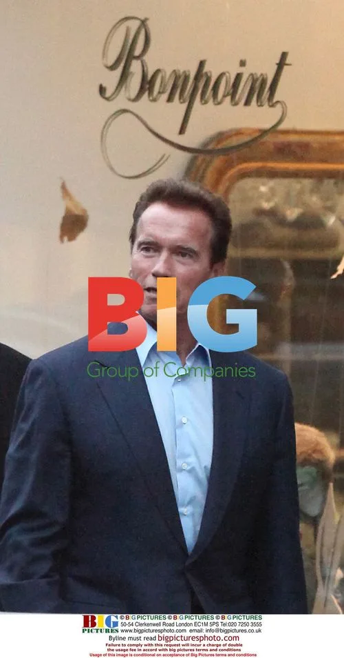 Arnold Schwarzenegger Shopping in New York