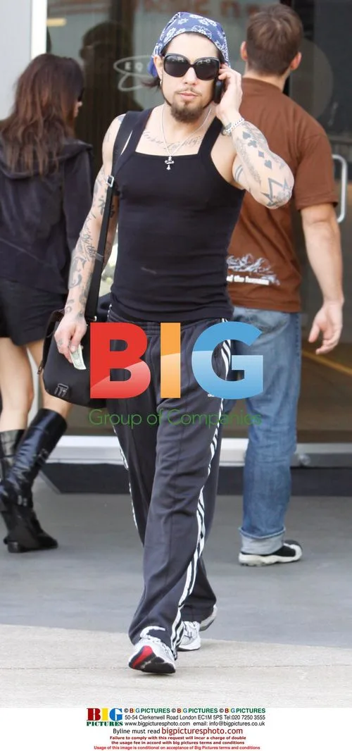 Dave Navarro Leaving Gym