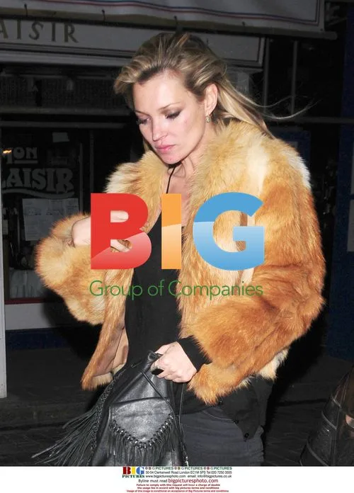 Kate Moss Leaves Nobu with Boyfriend