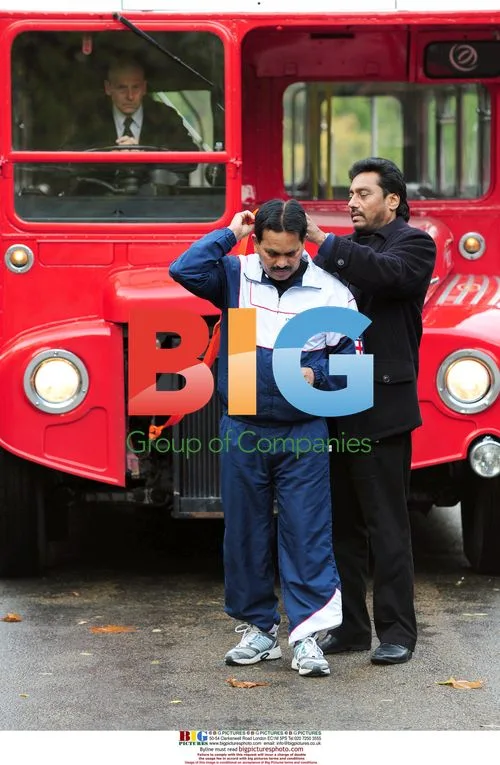 Manjit Singh pulls bus for world record