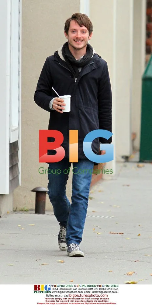 Elijah Wood strolling in Greenport, NY