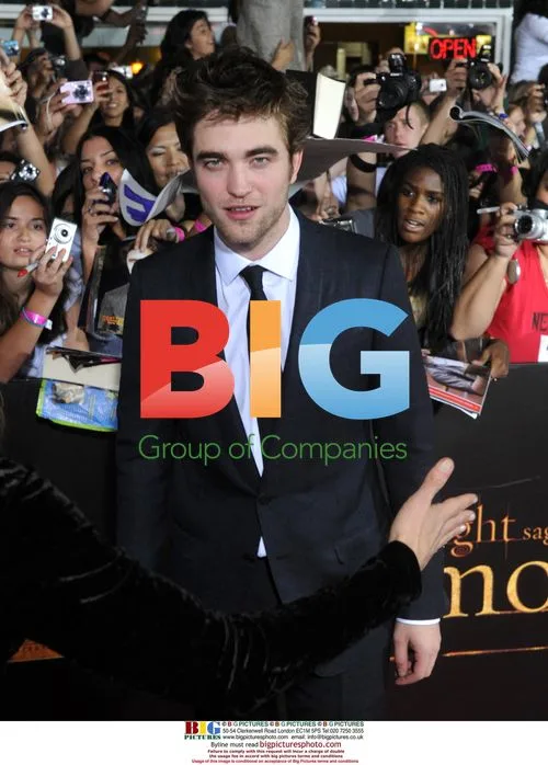 Robert Pattinson at "The Twilight Saga: New Moon" Premiere