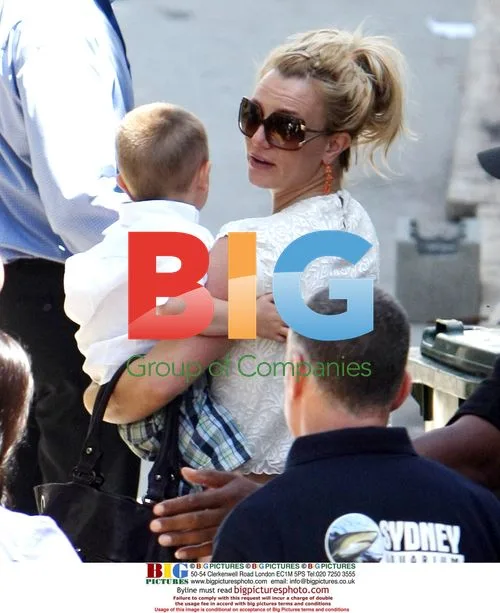 Britney Spears with sons at Sydney Aquarium