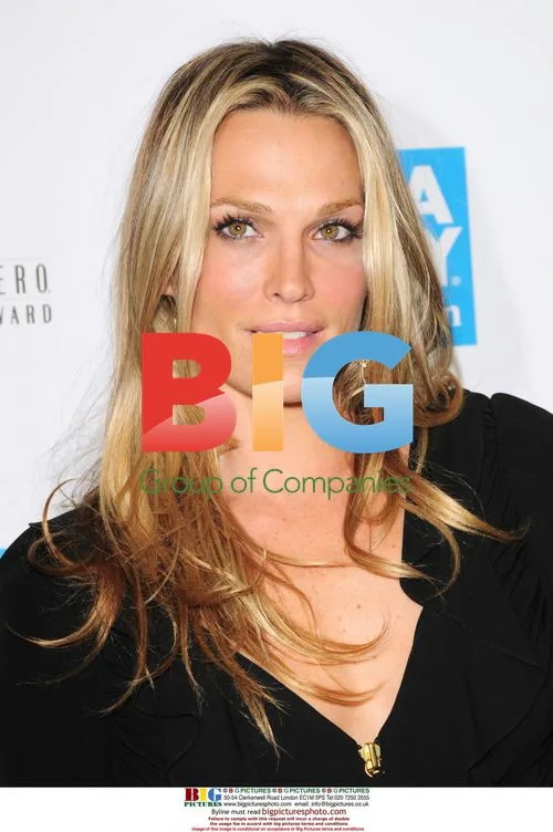 Molly Sims at USA TODAY Hollywood Hero Award Gala