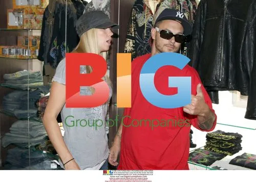 Kevin Federline and Girlfriend Shopping