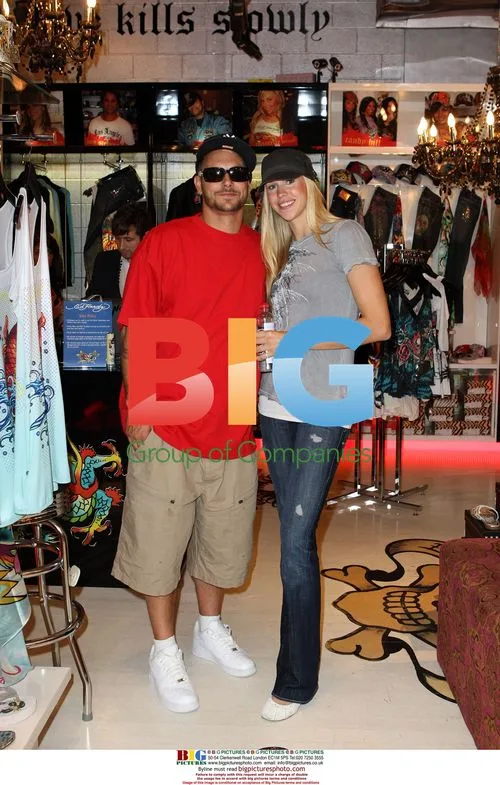 Kevin Federline and GF Shopping