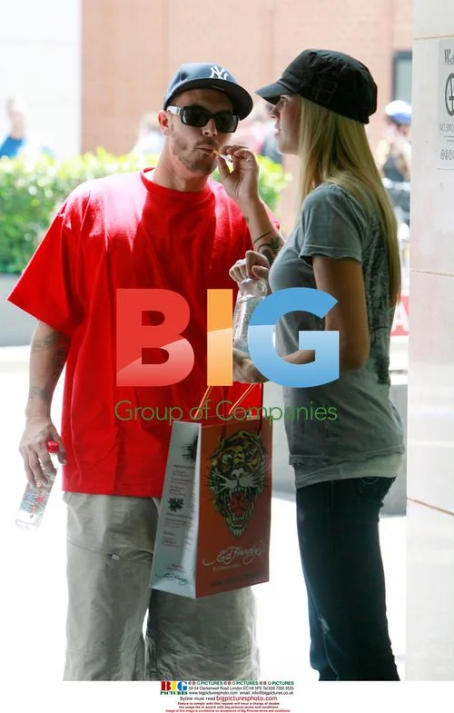 Kevin Federline and girlfriend shopping