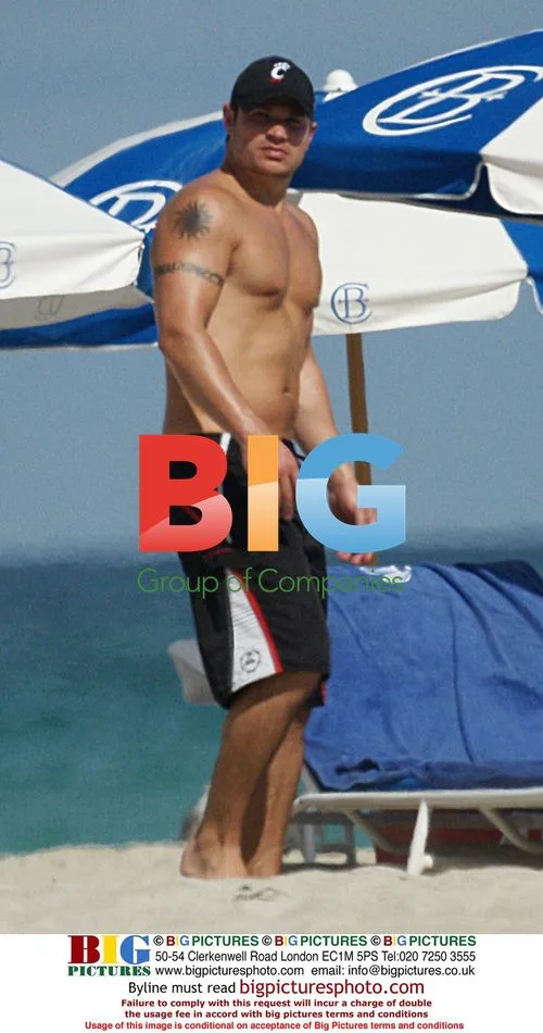 Nick Lachey and Vanessa Minillo at Miami Beach