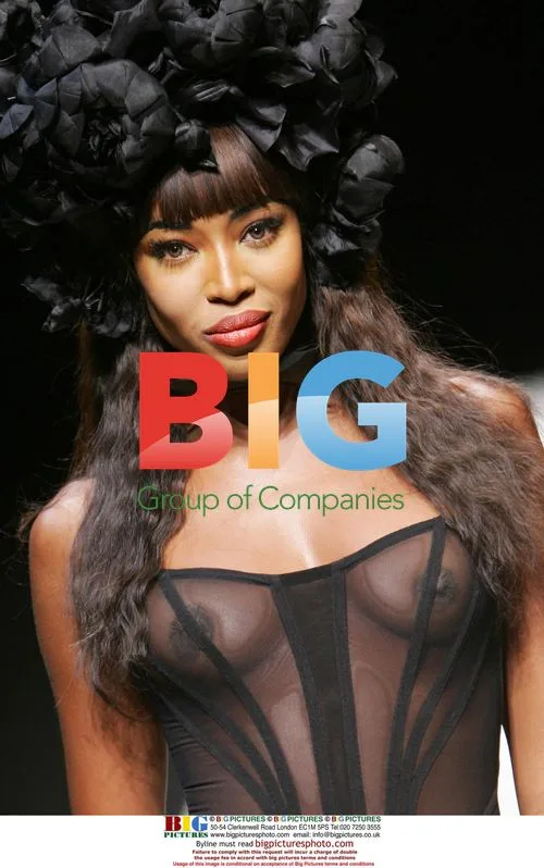 Naomi Campbell on Chapurin Runway