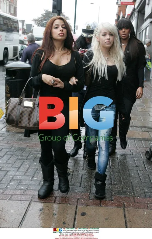 X Factor Hopefuls Kandy Rain Get Starbucks