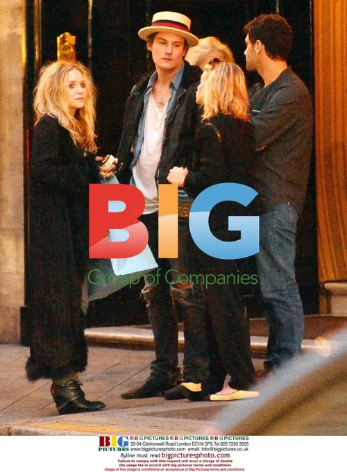 Olsen Twins in Paris for Fashion Week