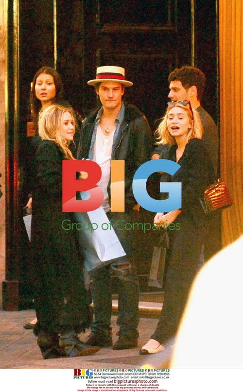 Olsen Twins in Paris for Fashion Week