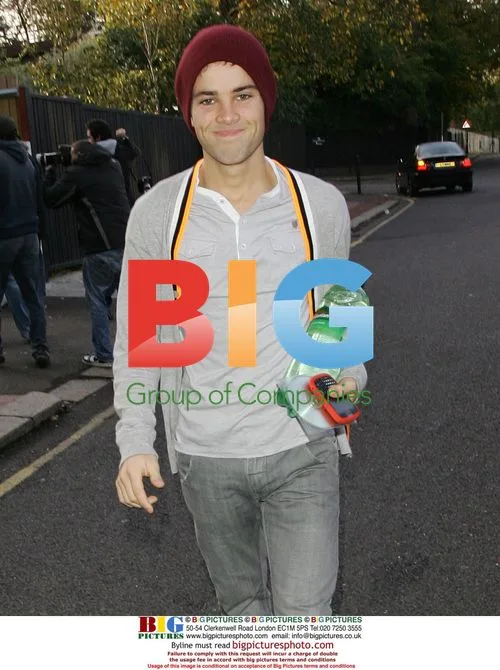 X Factor Finalists Leave House