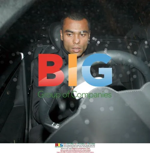 Ashley Cole Tipping Valet at Hotel