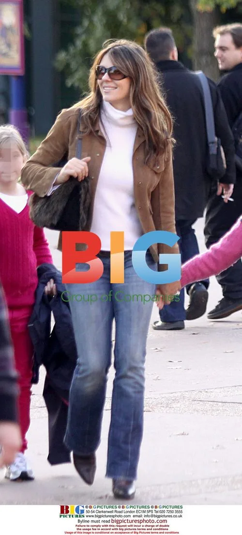 Elizabeth Hurley Family Day at Eurodisney