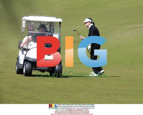 Alice Cooper Plays Golf in Perth