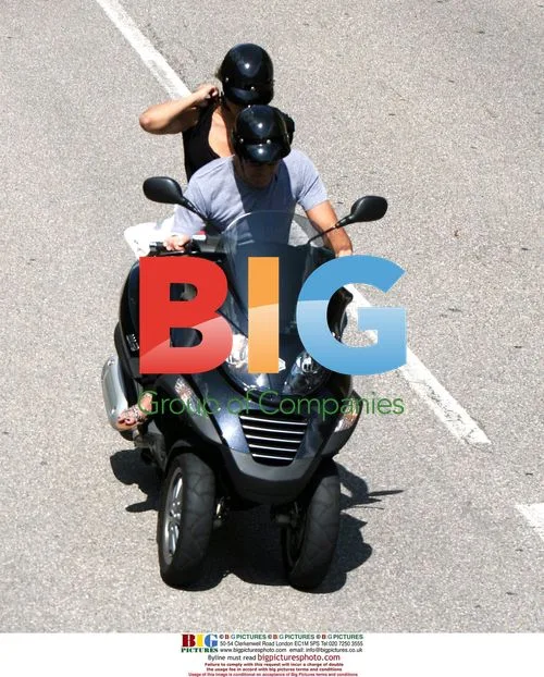 George Clooney and Elisabetta Canalis on Scooter