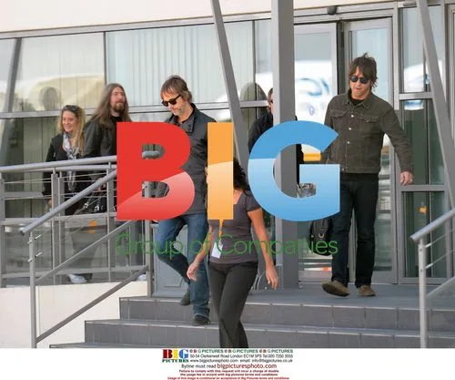 Oasis Band Members Leaving Hotel