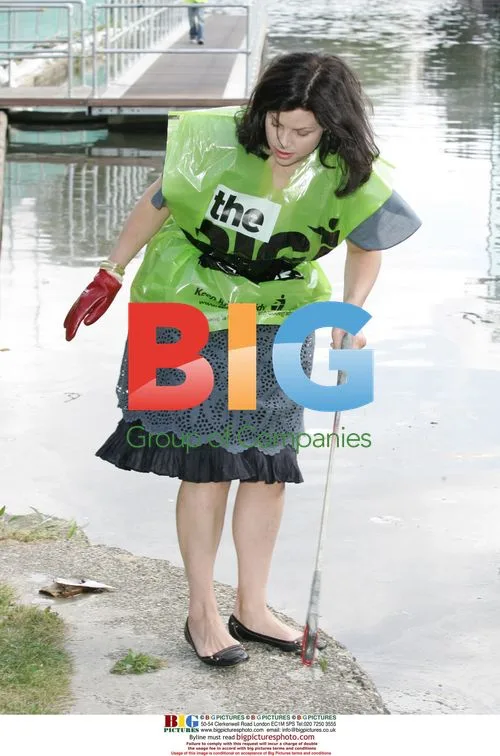 Kirstie Allsopp Launches "Nationwide Litter Pick" Campaign