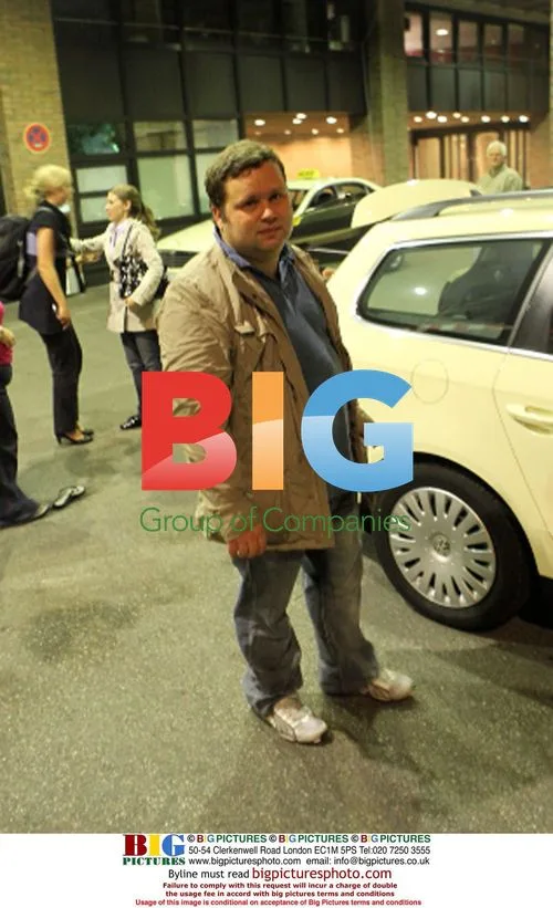 Paul Potts Performs in Munich