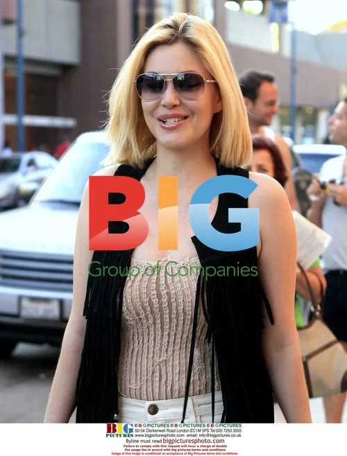 Shanna Moakler Leaves Skin Care Appointment